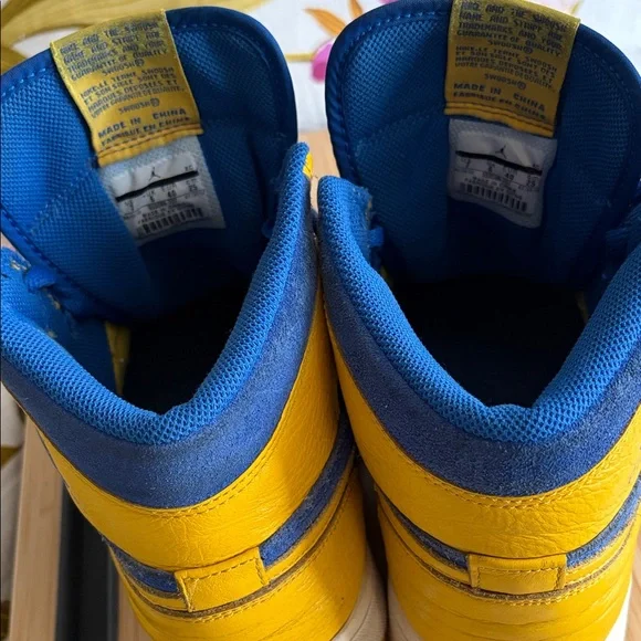 Nike Air Jordan 1 Retro OG Laney - Picture 10 of 12